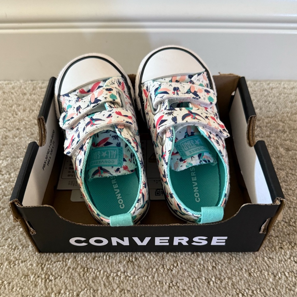 Converse White Sneakers Classic Canvas Low-Top